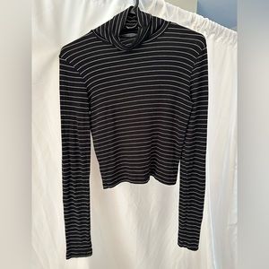 Black and white striped cropped turtleneck